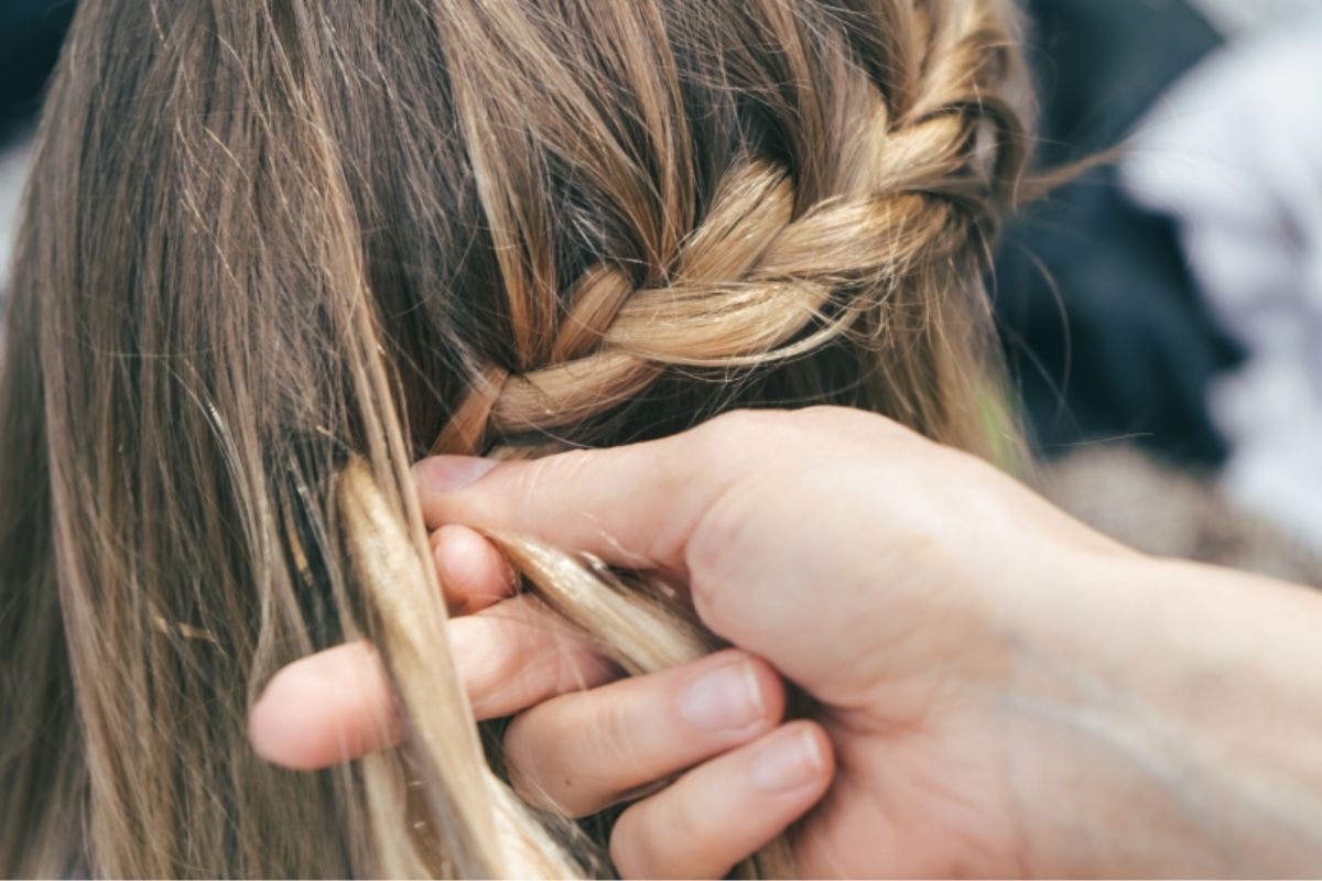 Realizando trenza espiga