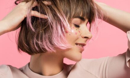 Mechas underlights: la tendencia más atrevida que se ganó el corazón de internet